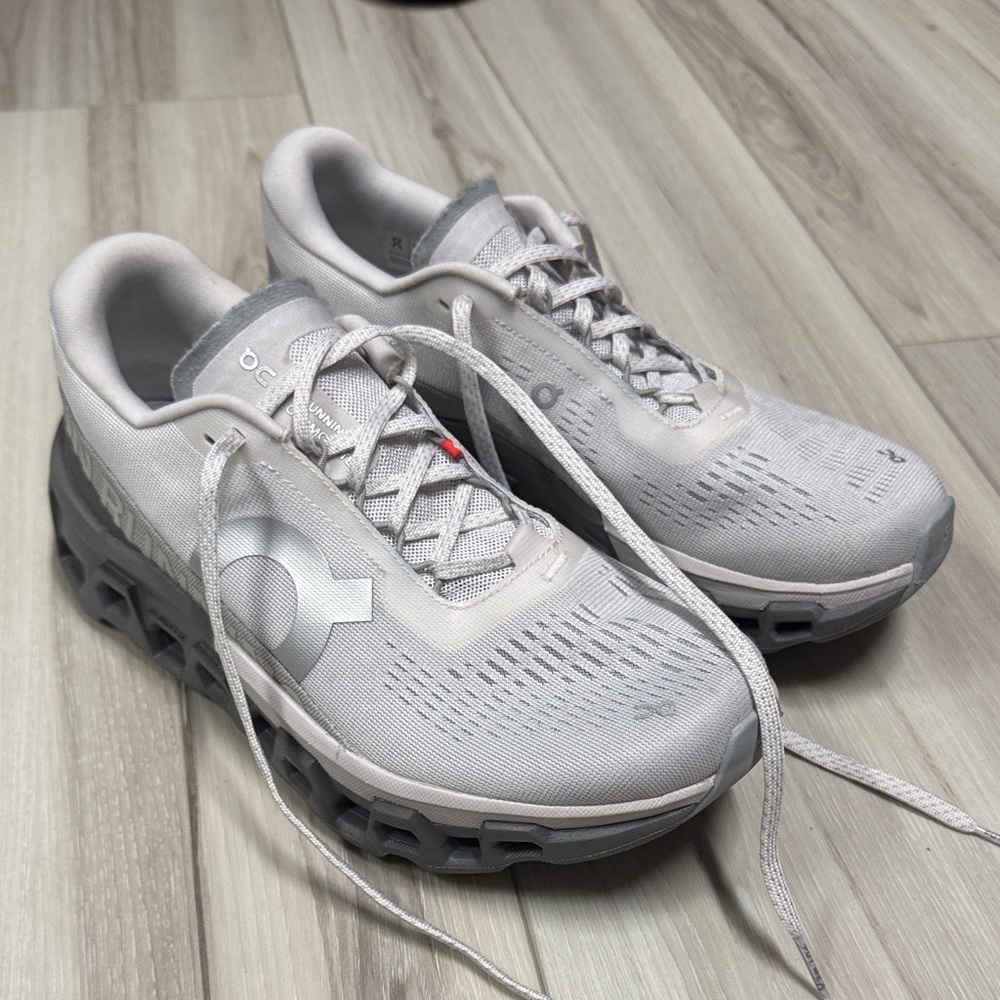 On Running Cloudmonster 2 neakers